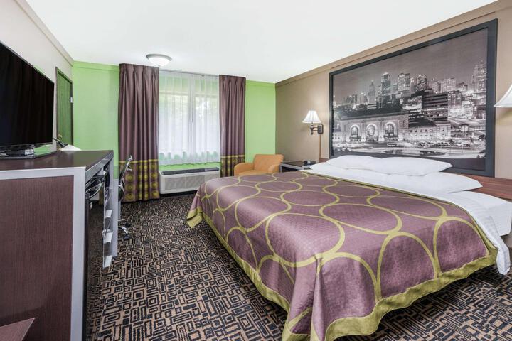 1 King Bed (2 of 8)