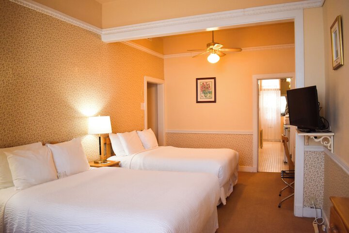 Room 18 of 125