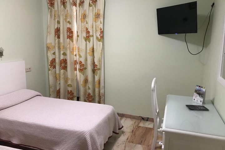 Room 10 of 46