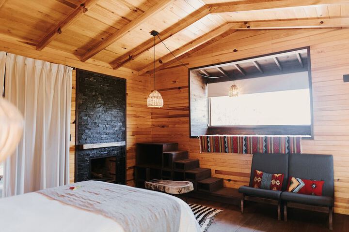 Room 42 of 250