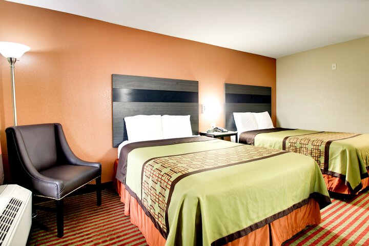 Room 6 of 18