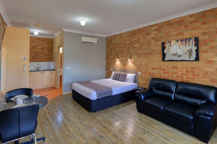 Room 3 of 50
