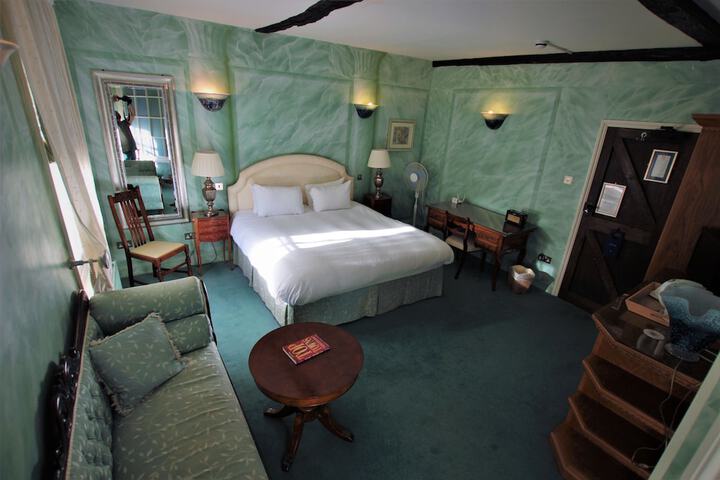 Room 3 of 67