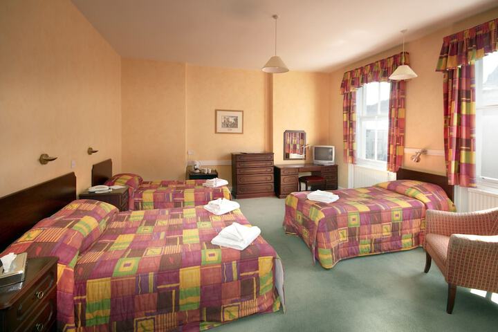 Room 6 of 62