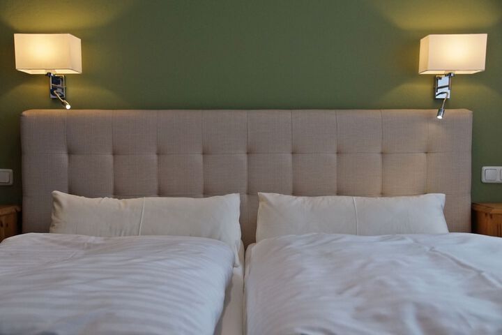 Room 27 of 79