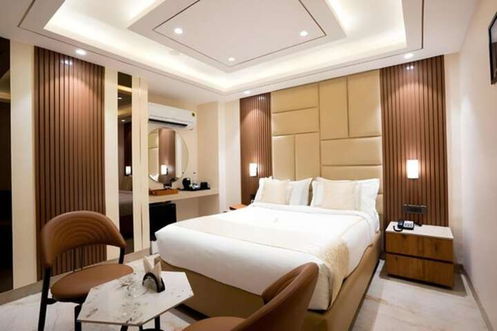 Room 7 of 27
