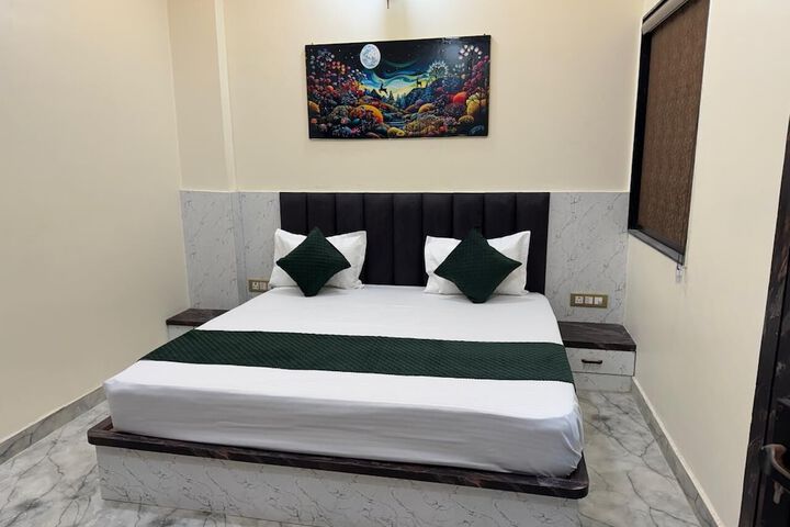 Room 10 of 31