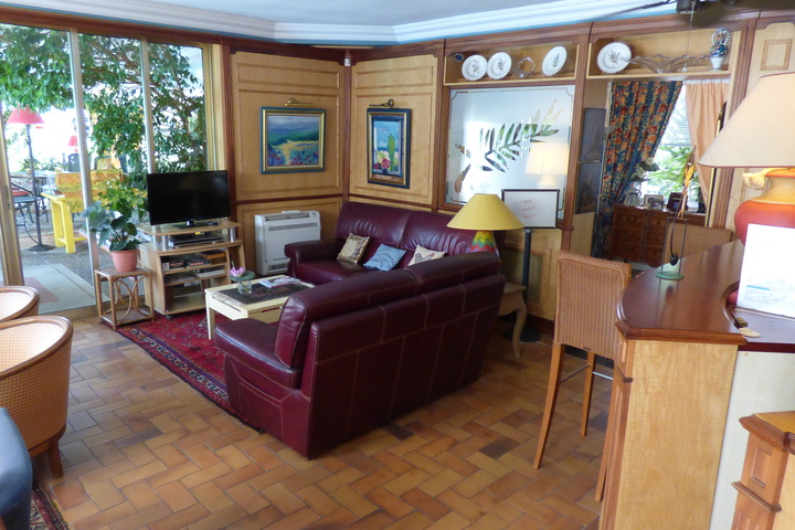 Hotel Lobby