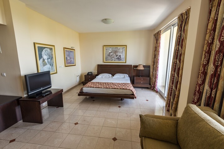 Room 7 of 51