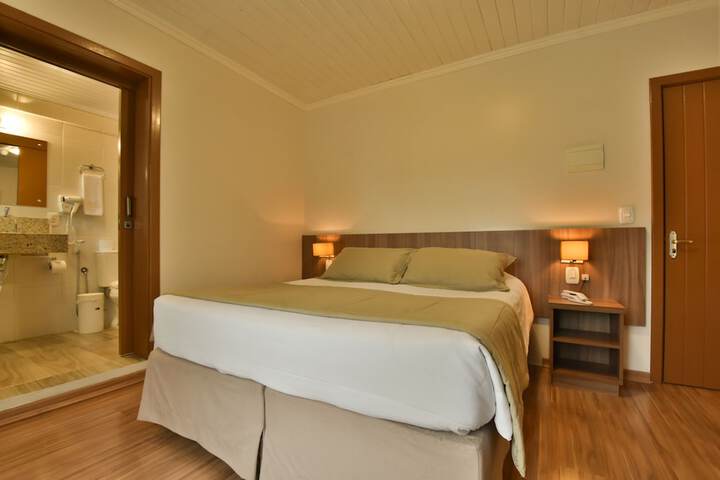Room 13 of 93