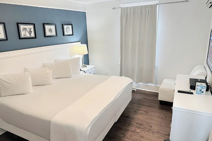 Standard | King Bed (7 of 7)