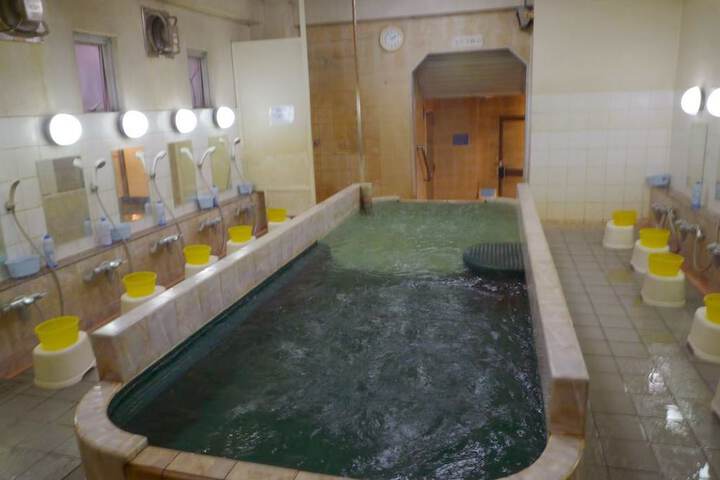 Room 4 of 10