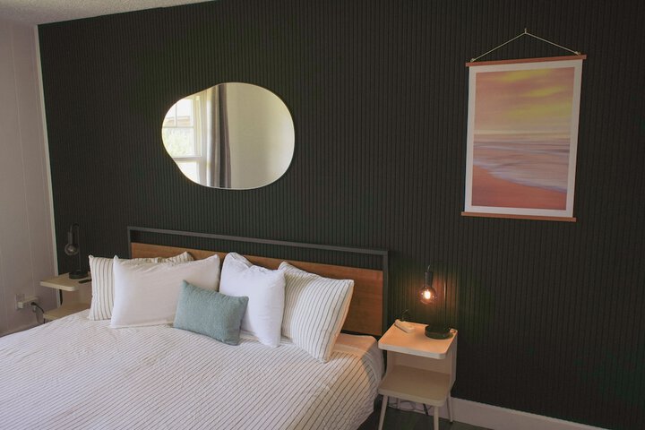 Room 10 of 37
