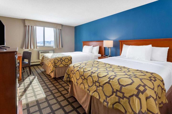 2 Queen Beds Efficiency (6 of 11)