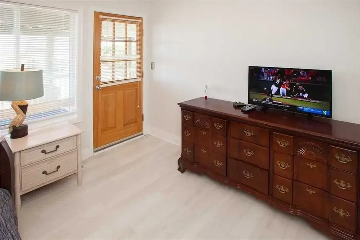 Room 2 of 18