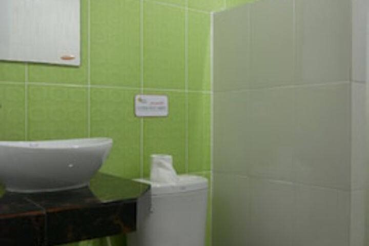 Room 2 of 38