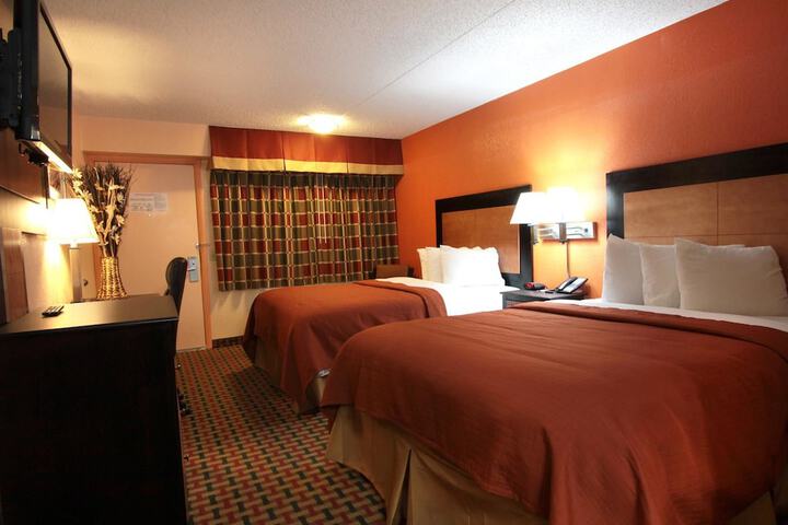 2 Queen Beds (4 of 9)