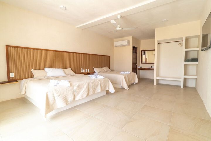 Room 13 of 90