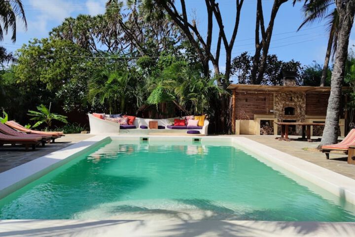 Pool 125 of 195