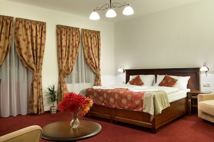 Room 7 of 43