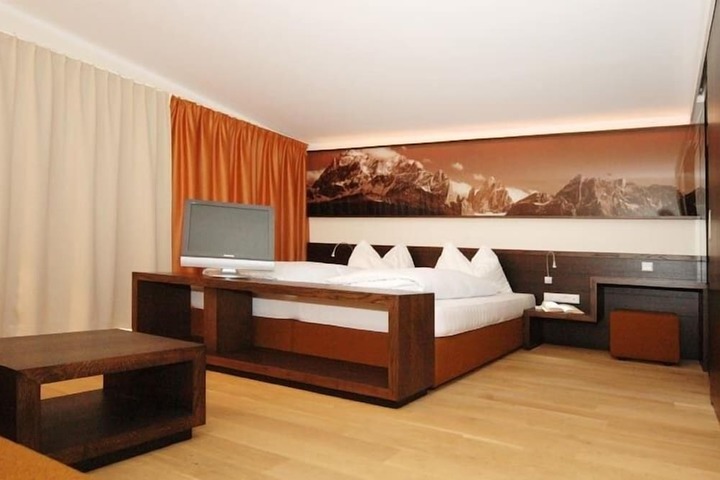 Room 14 of 57