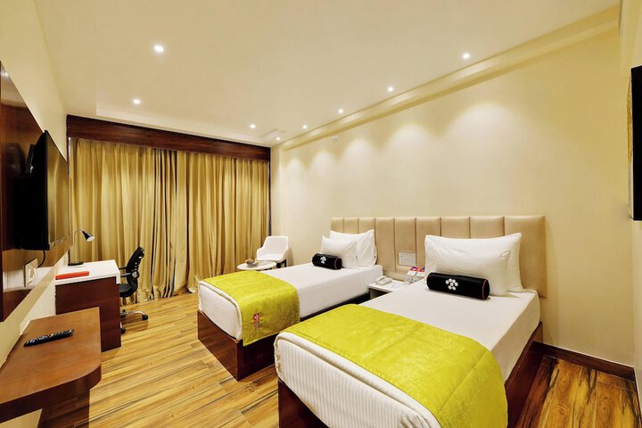 Room 16 of 32