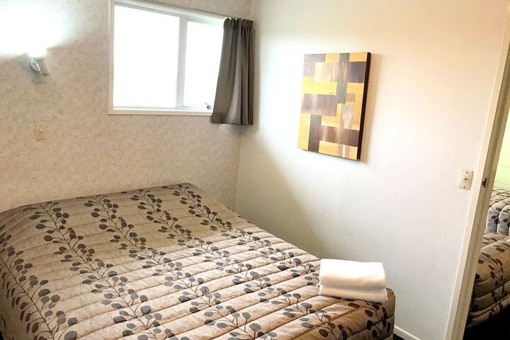Room 27 of 69