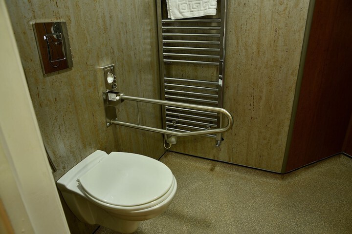 Room 53 of 73
