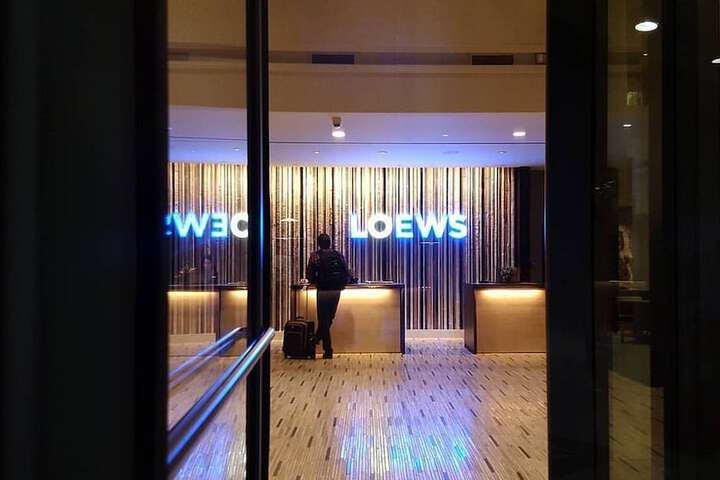 Lobby lounge