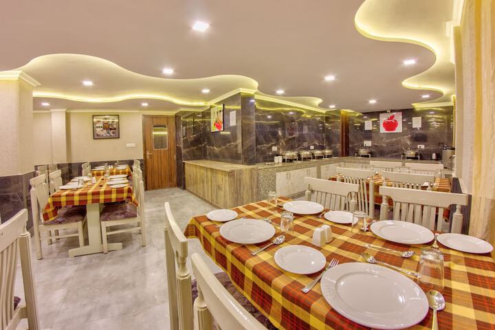 Dining 77 of 91