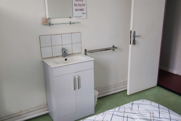 Room 6 of 14