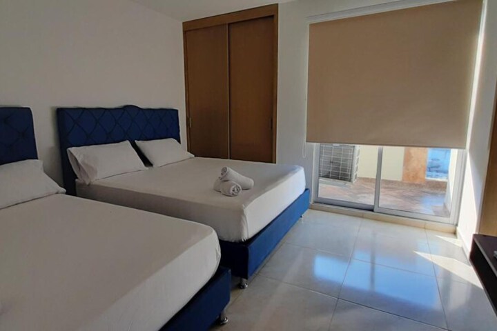 Room 13 of 38
