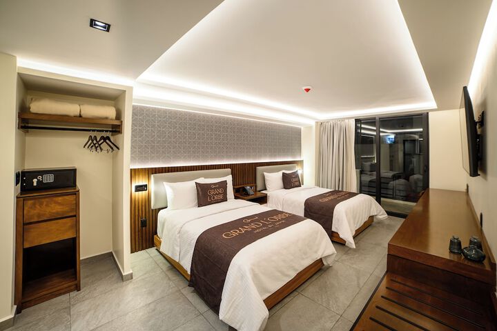 Room 5 of 19