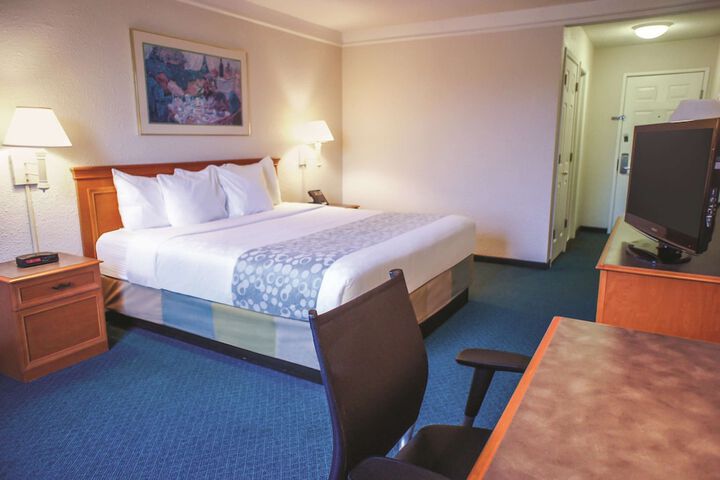 1 King Bed (6 of 13)