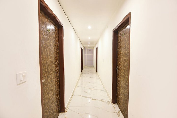 Hotel Interior 4 of 29