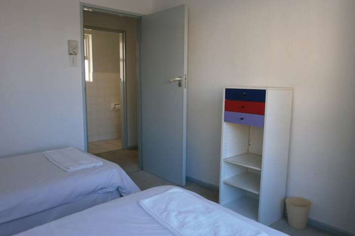 Room 3 of 40