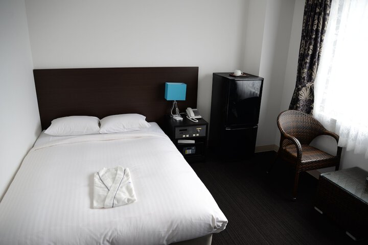 Room 14 of 27