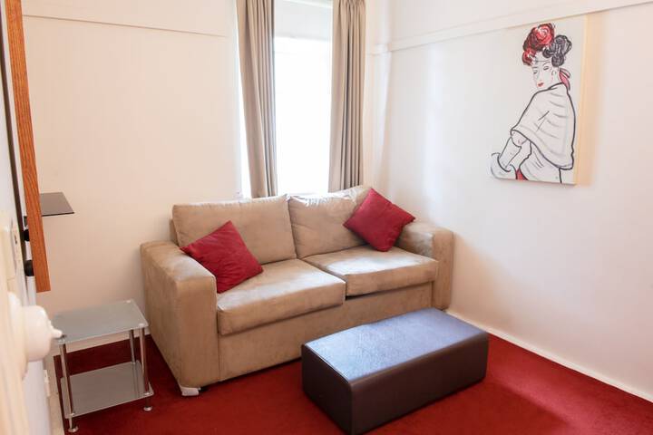 Room 19 of 38