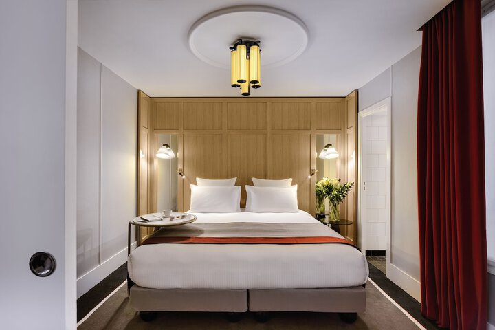 Room 5 of 128
