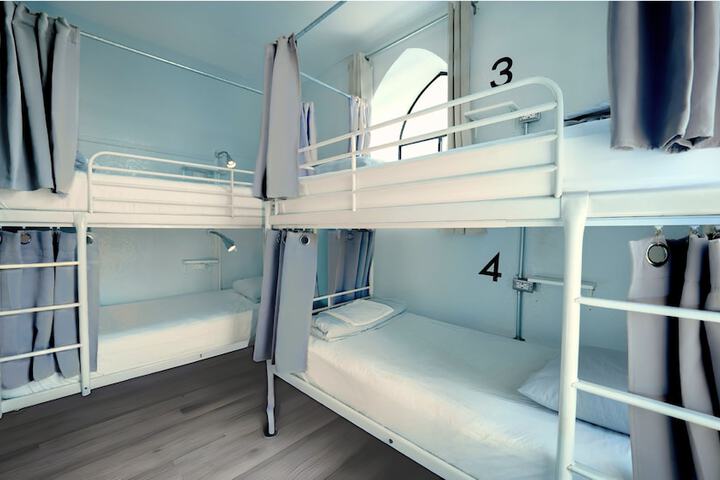 Room 16 of 41