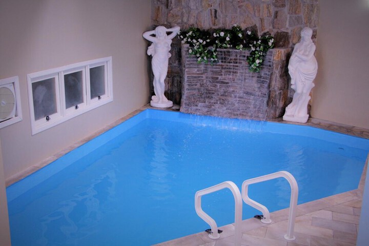Pool 33 of 38