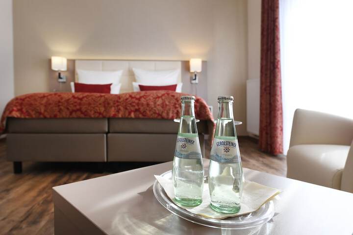 Room 32 of 53