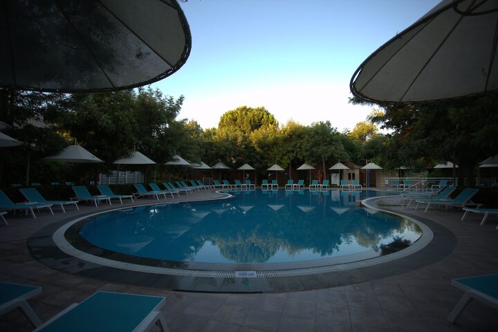 Pool 10 of 23