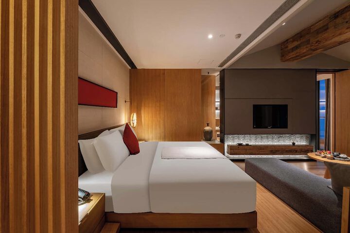 Room 27 of 127