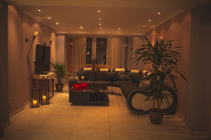 Lobby lounge