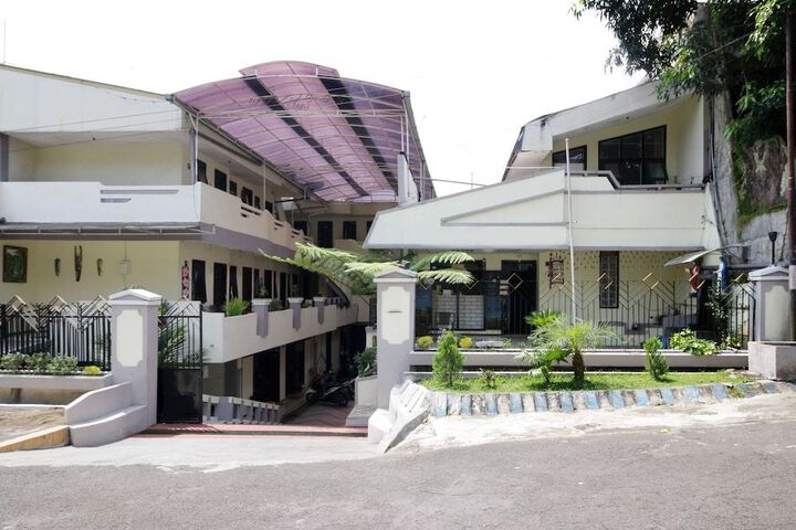 AIRY SUKUN BANDAHARA 26 MALANG