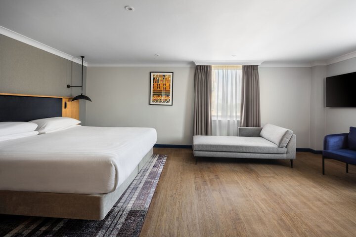 Room 18 of 101