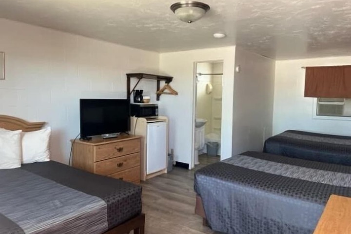 Room 4 of 23