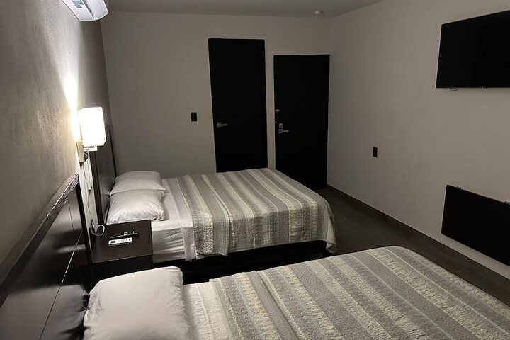 Room 10 of 140