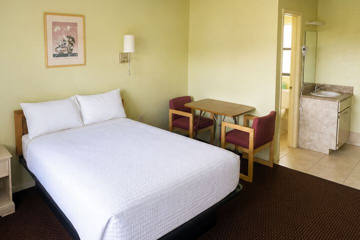 Room 11 of 21